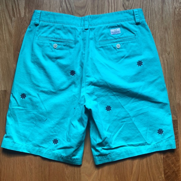 Vineyard Vines Pattern Club Short - Picture 2 of 5